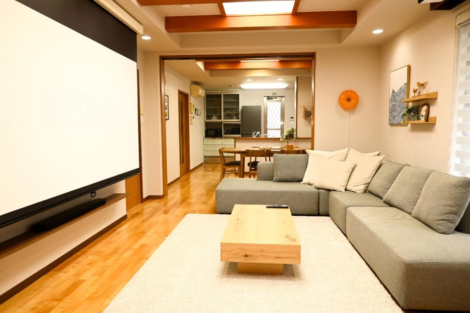 Communal lounge/ TV room, TV and multimedia, Living room
