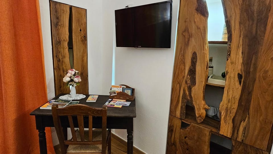 TV and multimedia, Dining area