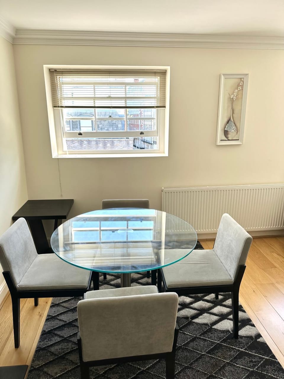 Seating area, Dining area