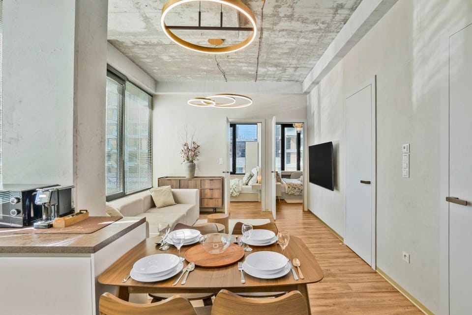 TV and multimedia, Living room, Seating area, Dining area