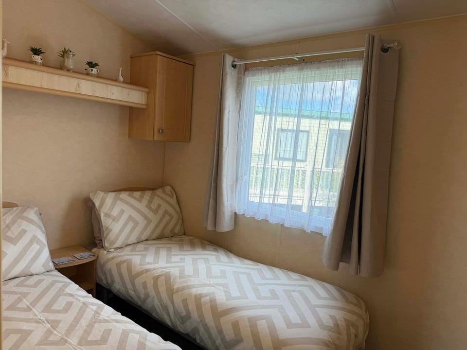 11 Bath Court ,Newport ,Sund0wner, M&T Chalets and Caravan Campground/ 
RV Resort in Hemsby