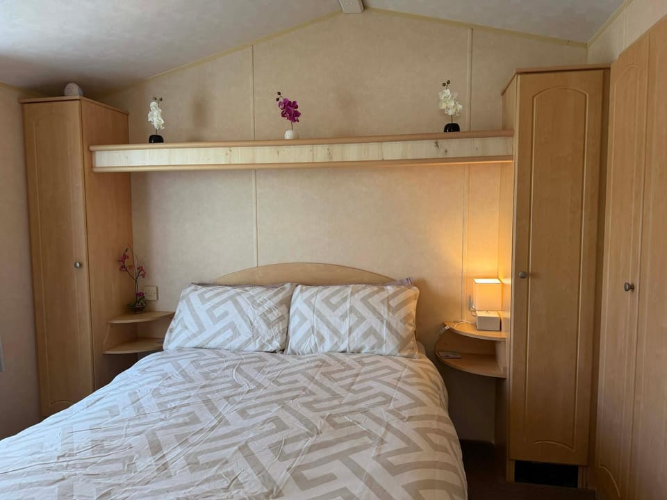 11 Bath Court ,Newport ,Sund0wner, M&T Chalets and Caravan Campground/ 
RV Resort in Hemsby