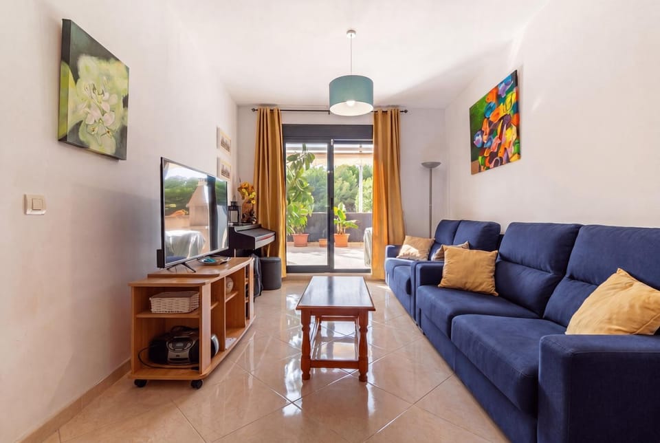 Communal lounge/ TV room, Living room