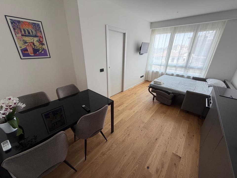 Living room, Seating area, Dining area, hair dresser