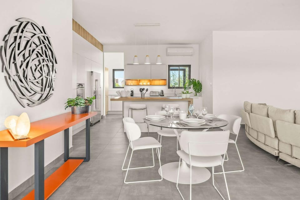 Niora - Modern 2BR Apartment & Pool Access Apartment in Grand Baie