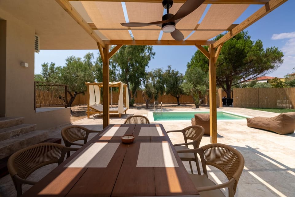 Terra Elea Luxury Pool Suite Aura House in Nikiti