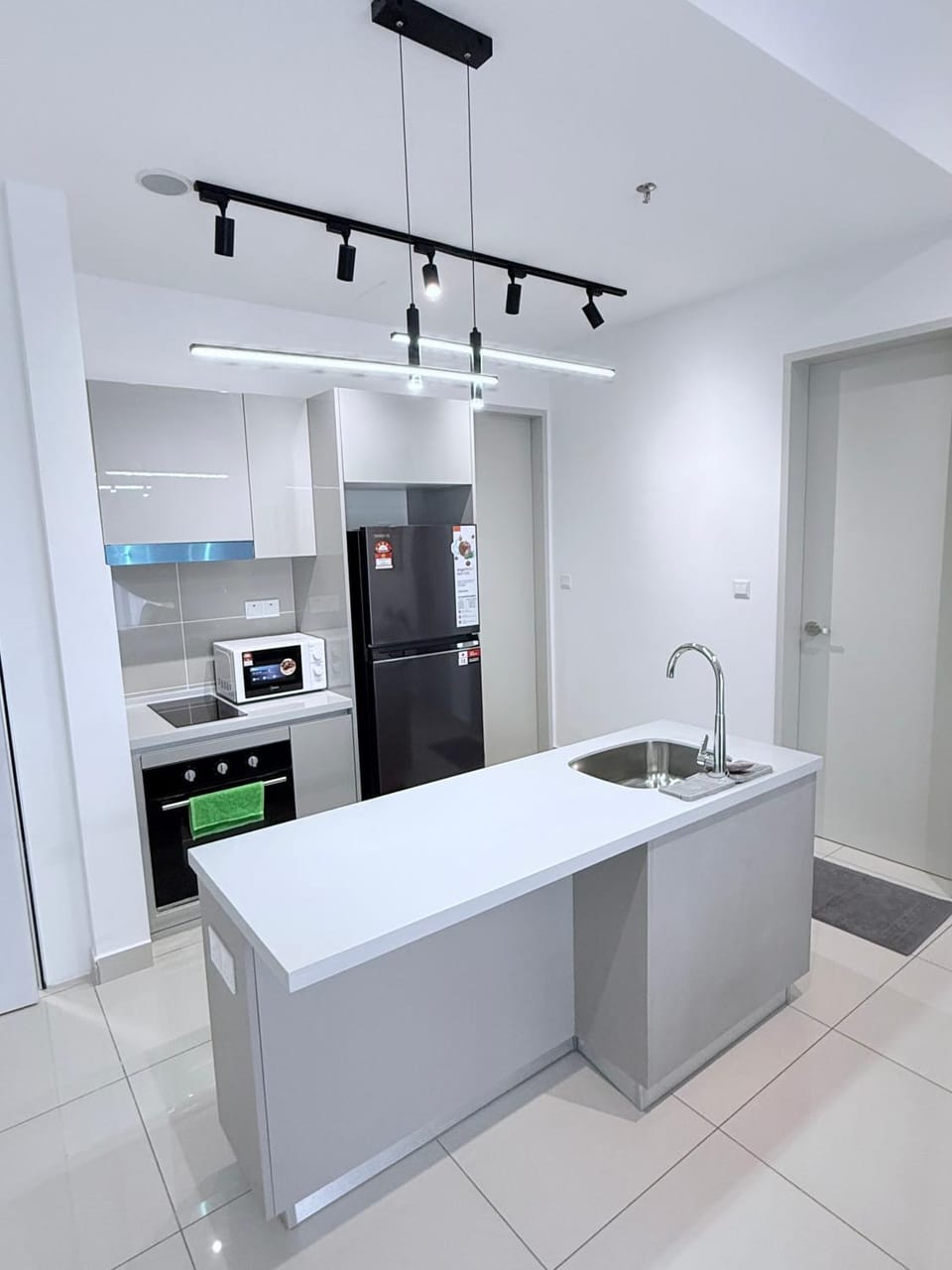 Kitchen or kitchenette, oven, stove