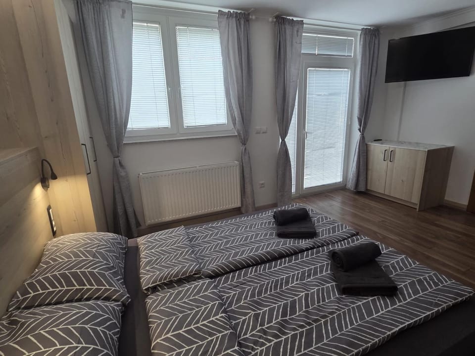 TV and multimedia, Bedroom