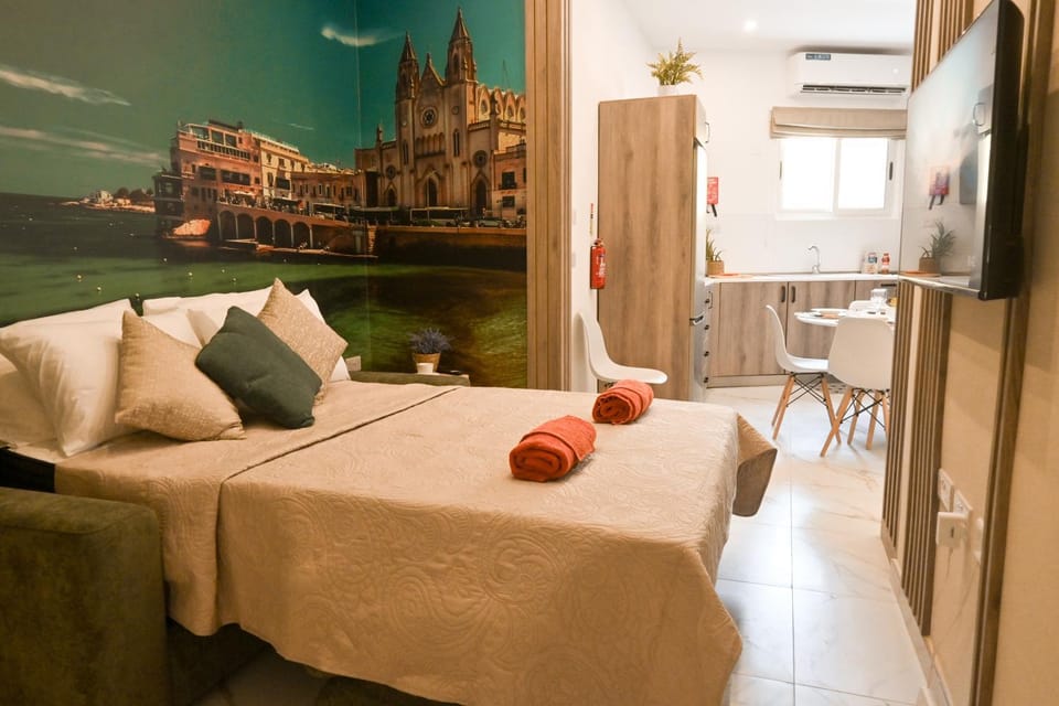 Well Located Modern Apart Balluta Bay - Happy Rentals Apartment in Saint Julians