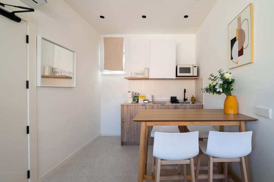 Longares 9 Studios Apartment in Madrid