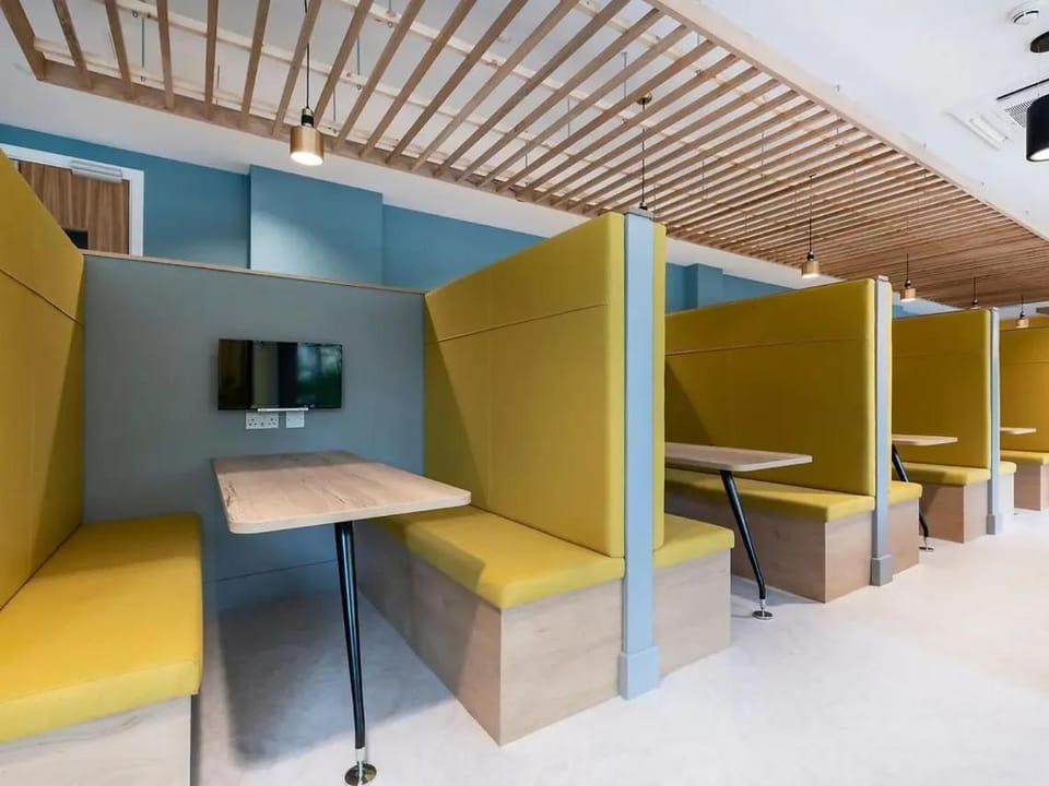 TV and multimedia, Seating area