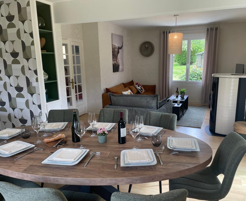 Living room, Dining area