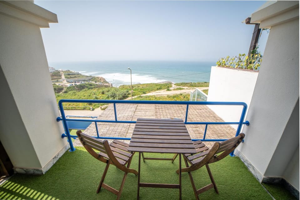 Saltline Surf House Ericeira Hostel in Ericeira