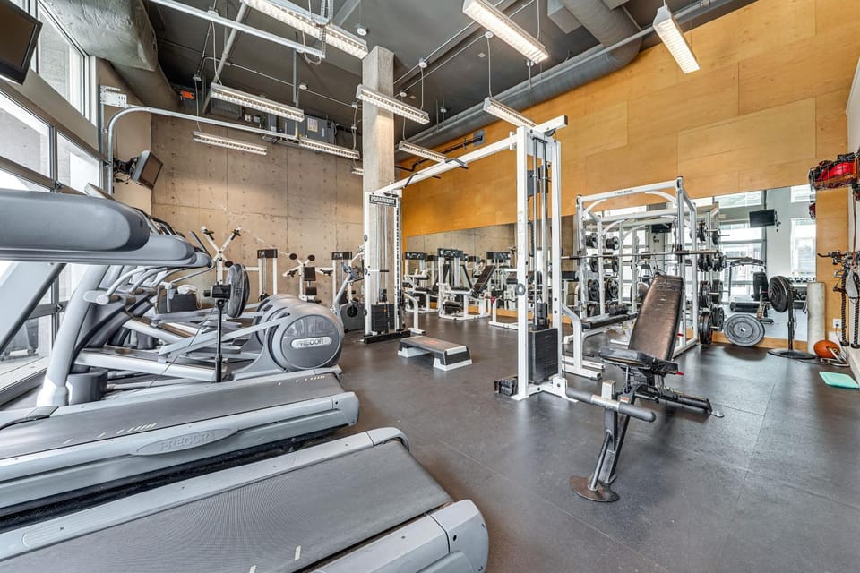 Garage Parking! Central Studio Near Cap Hill Fun Apartment in Capitol Hill