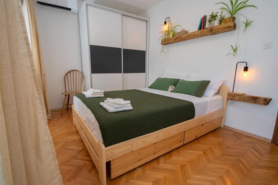 Bed, Photo of the whole room, Bedroom, towels, wardrobe, air conditioner, air conditioner