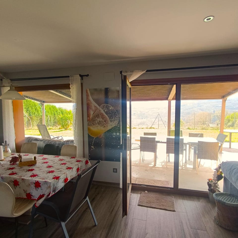 Balcony/Terrace, Balcony/Terrace, Living room, Pets