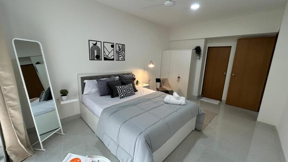 URBAN PAUSE, 2BHK Apt near BKC,airport&NMACC Apartment in Mumbai