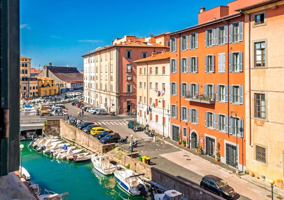 Dimora degli affreschi - ToscanaOneHH Apartment in Livorno