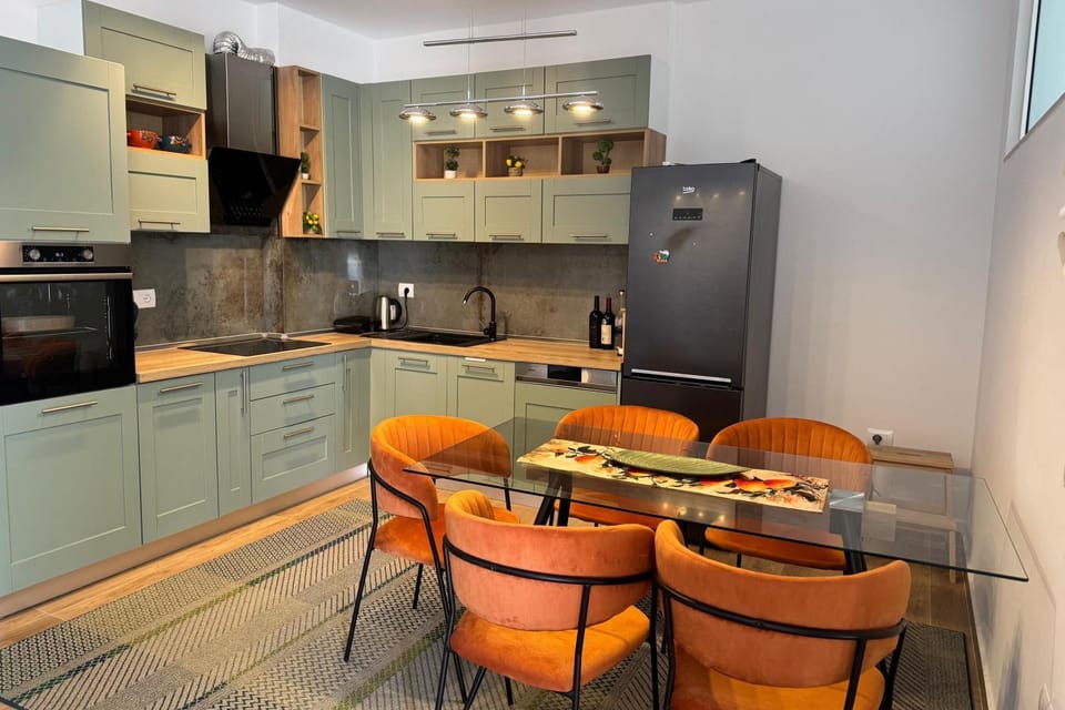 Coffee/tea facilities, Decorative detail, Dining area, toaster, kitchen