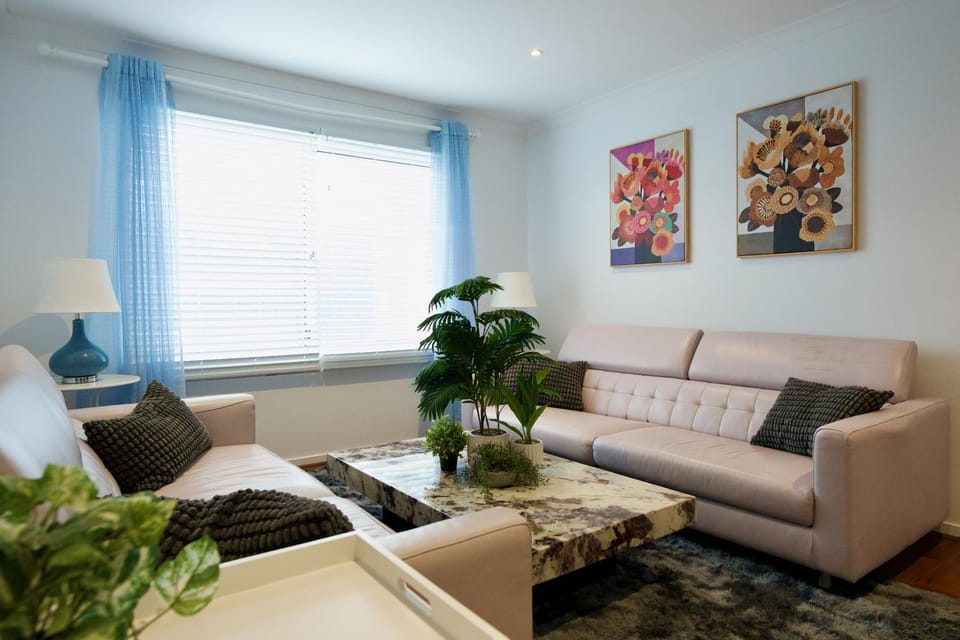 Beyond Oasis - Philip Island, Sleeps 10, Gaming Room, BBQ, Outdoor Firepit Villa in Cowes