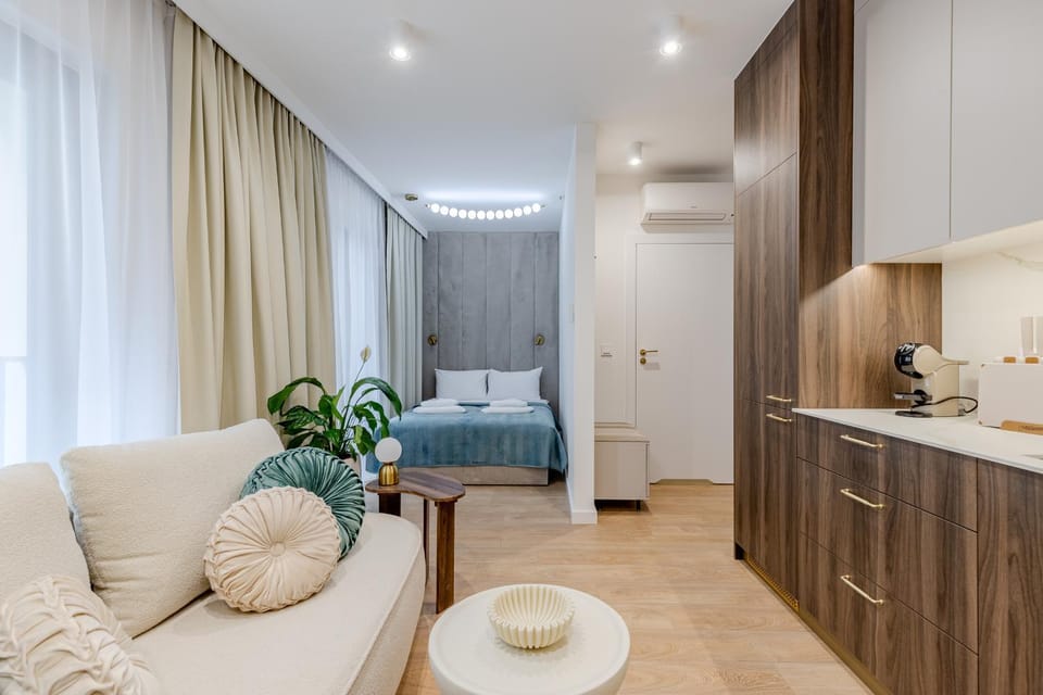 TV and multimedia, Coffee/tea facilities, Kitchen or kitchenette, Living room, Decorative detail