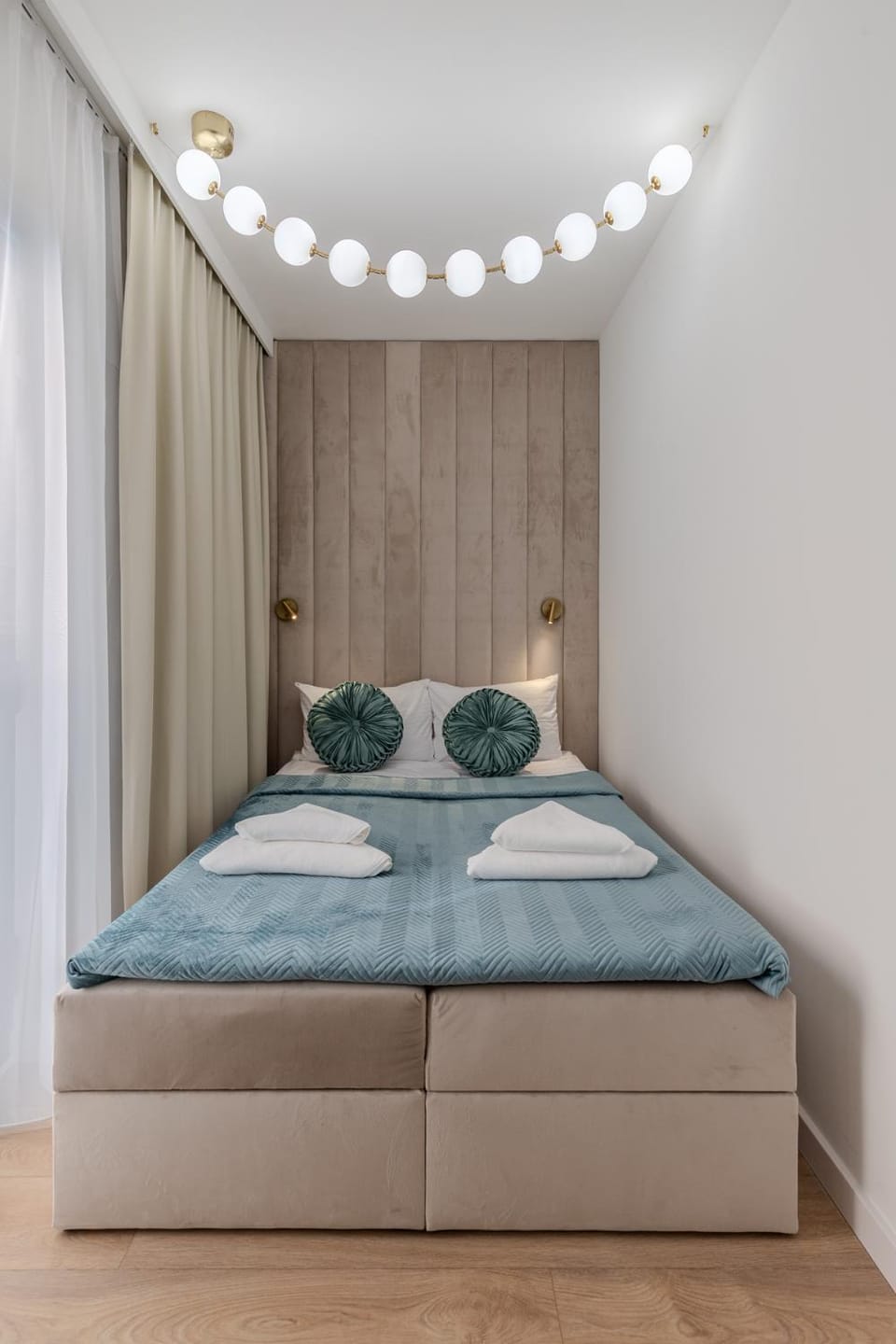 Decorative detail, Bedroom, towels