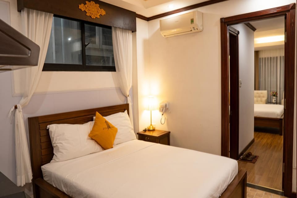 Property building, Bed, Bedroom