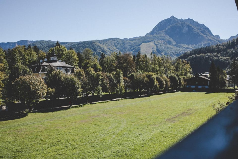 Balcony/Terrace, On site, Mountain view