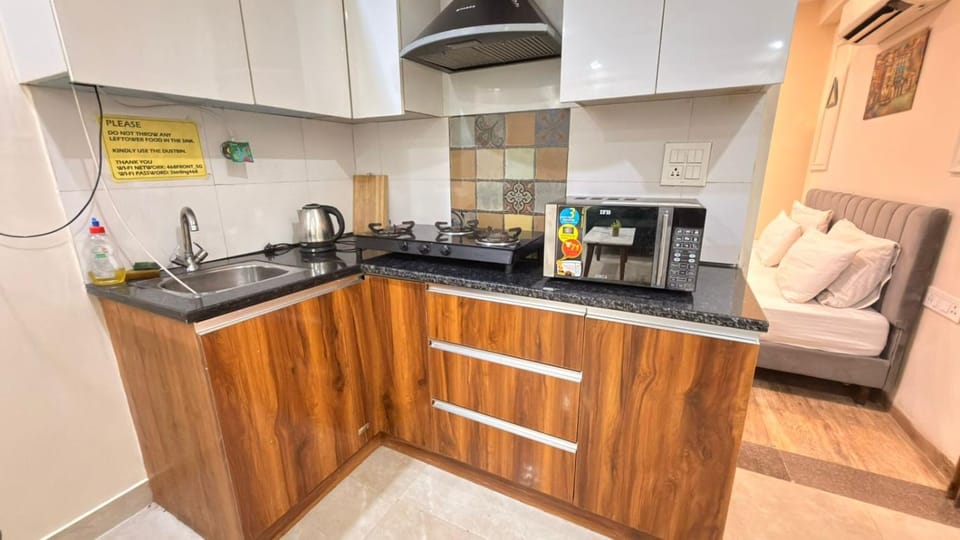 1BHK With Balcony Luxury Serviced Apartments Sector 42 Gurgaon Hotel in Gurugram
