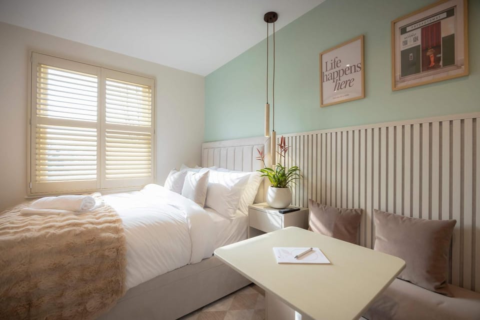 Bed, Bedroom