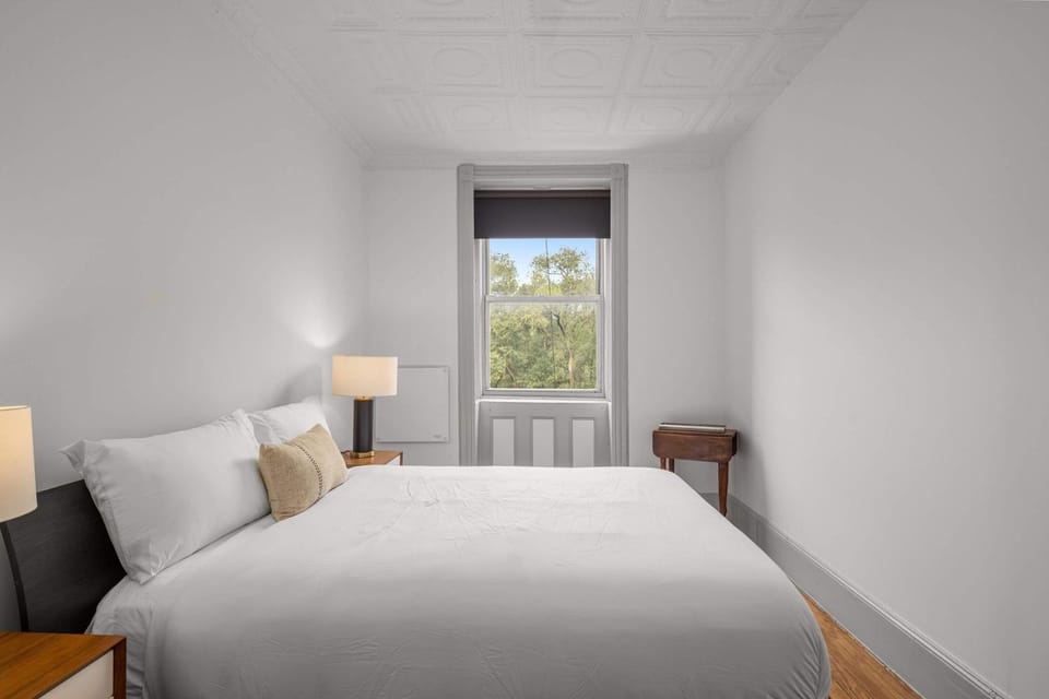 Park Terrace I Historic 2BR loft by Haus Apartment in Lower Manhattan