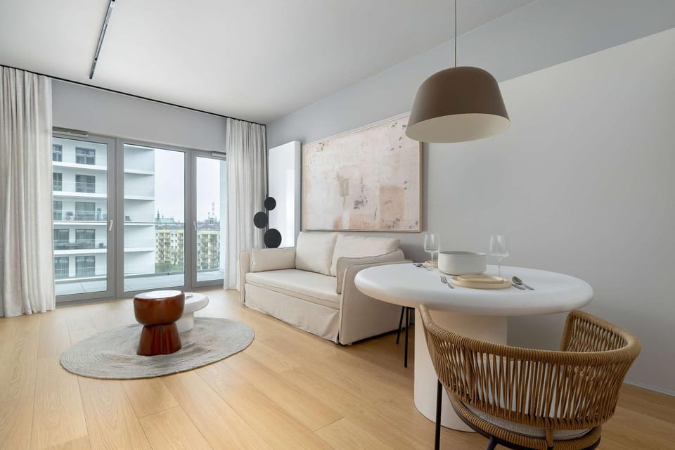Bed, Living room, Photo of the whole room, Seating area, Dining area, Bedroom