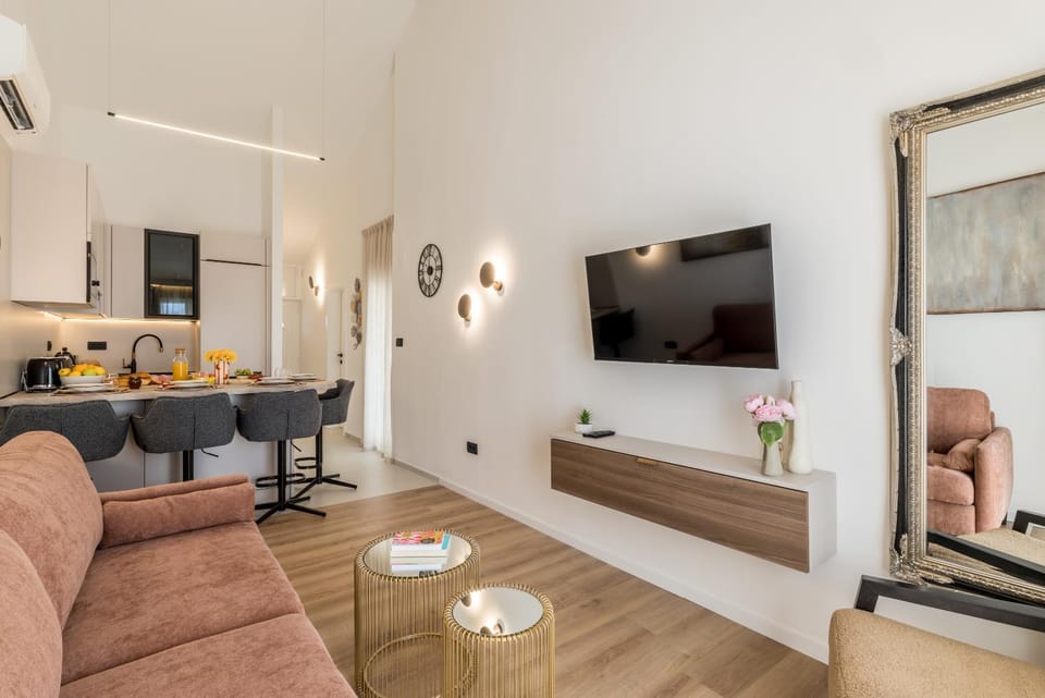 TV and multimedia, Living room, Seating area