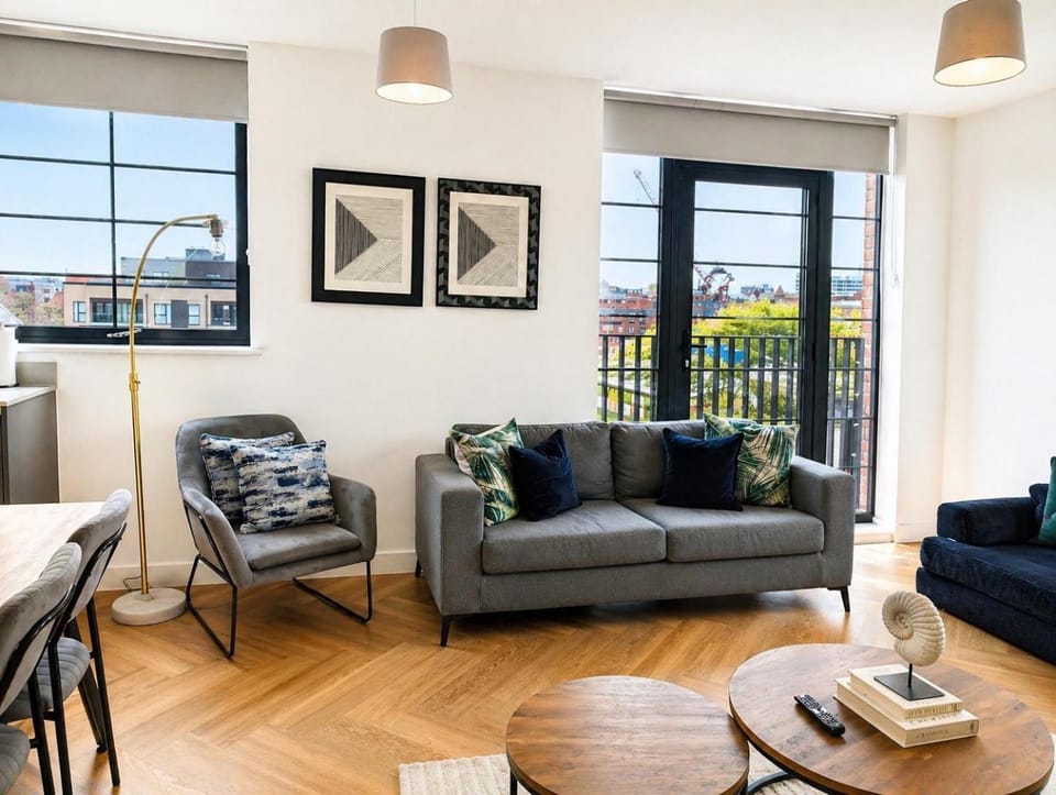 Patio, View (from property/room), Balcony/Terrace, Living room, Seating area