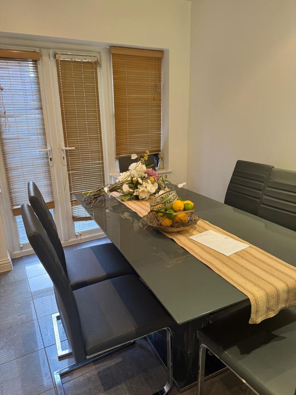 Kitchen or kitchenette, Seating area, Internal: Not applicable to any particular room