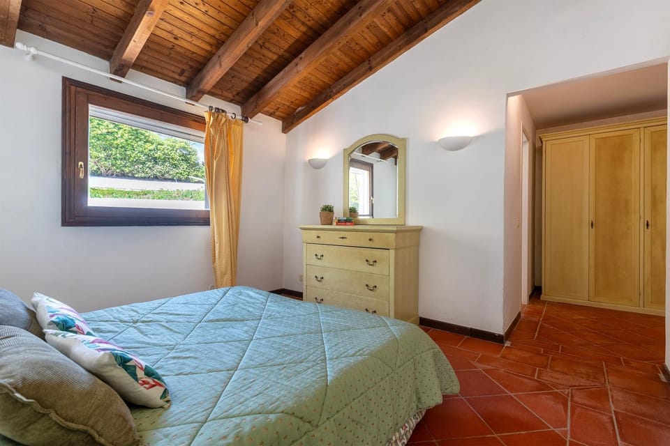 Property building, Living room, Bedroom