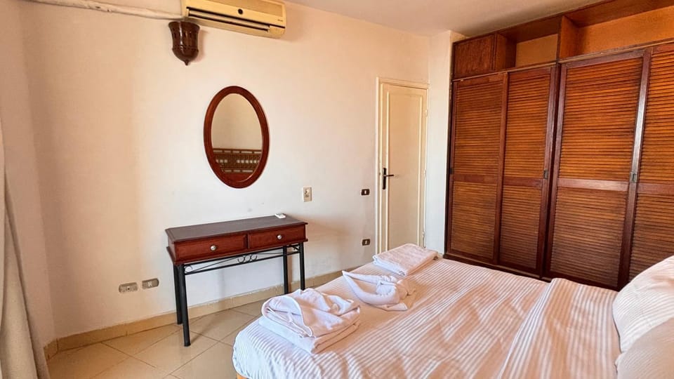 Bed, Bedroom, Sea view