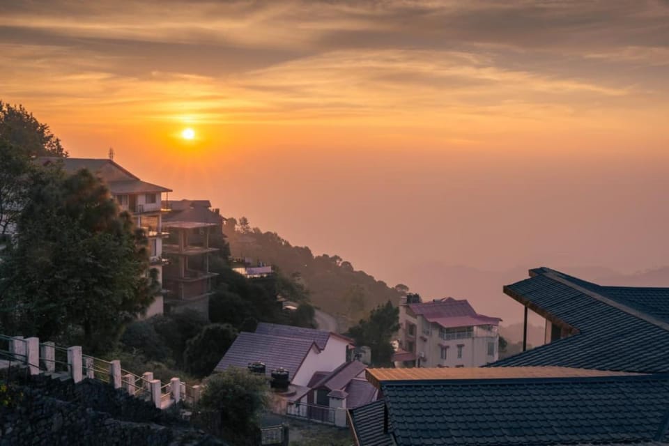 8 Bedrooms Private Property I Familys I groups I Kitty Parties I Near Mall Road Kasauli I By Kasauli Residency House in Himachal Pradesh