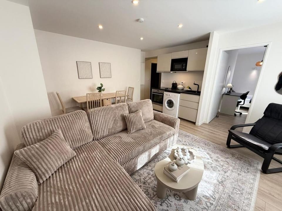 Courteline - 2 Bedrooms - INSA Apartment in Caluire-et-Cuire