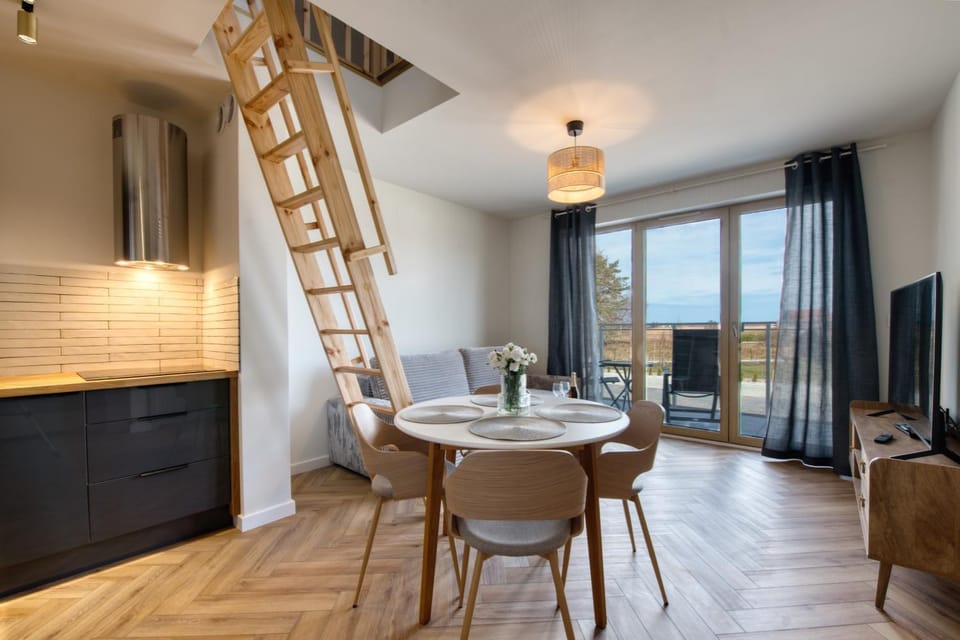 View (from property/room), Balcony/Terrace, Living room, Seating area, Dining area