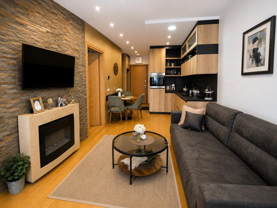 Kitchen or kitchenette, Living room