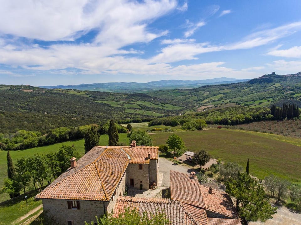 Neighbourhood, Bird's eye view, Mountain view