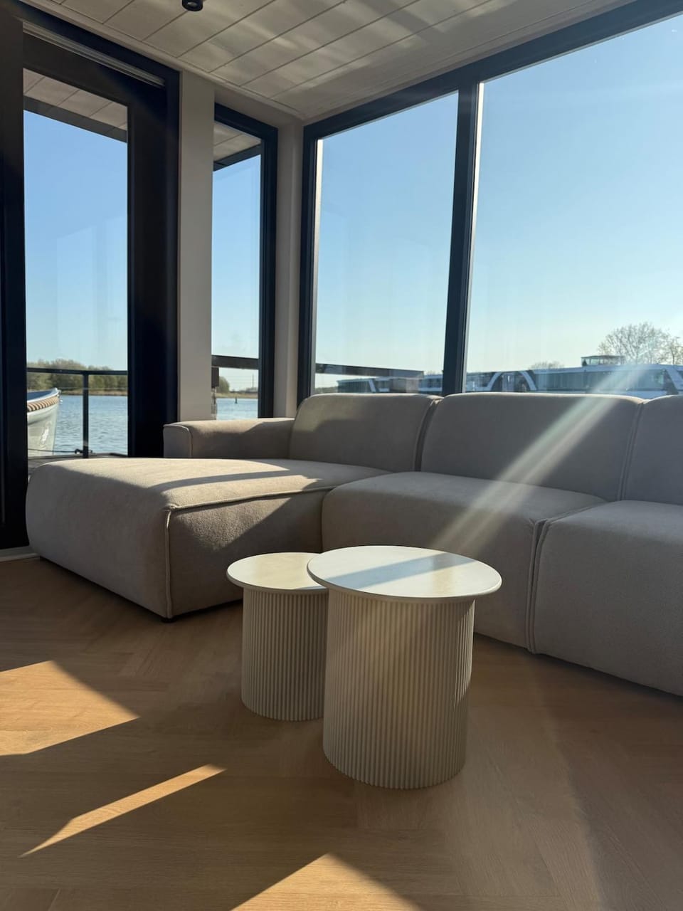 Enjoy life on the water! 3 bed-rooms Docked boat in South Holland (province)