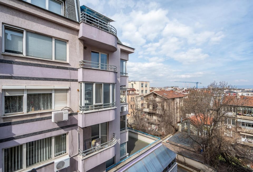 Central and Cozy 1BDRM Apt. Apartment in Sofia
