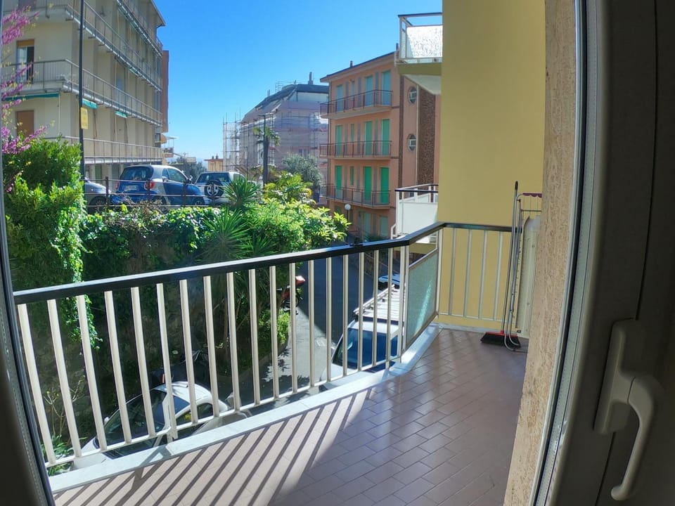 Quadrilocale Italia con vista mare Apartment in Varazze