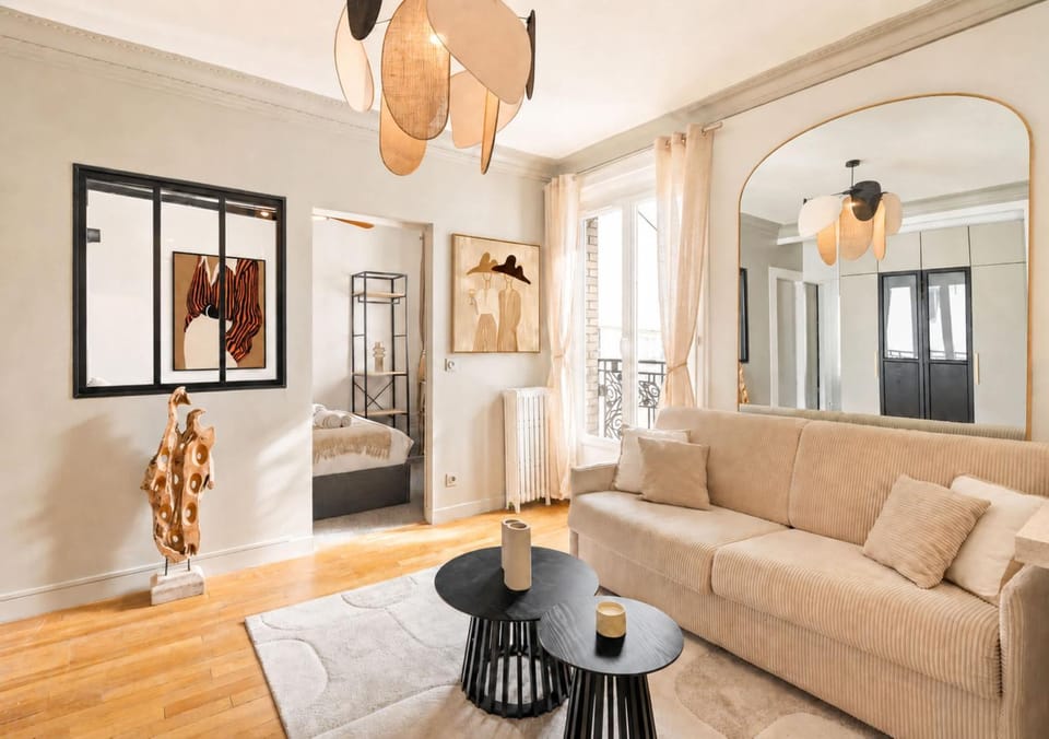 Living room, Photo of the whole room, Seating area, Bedroom