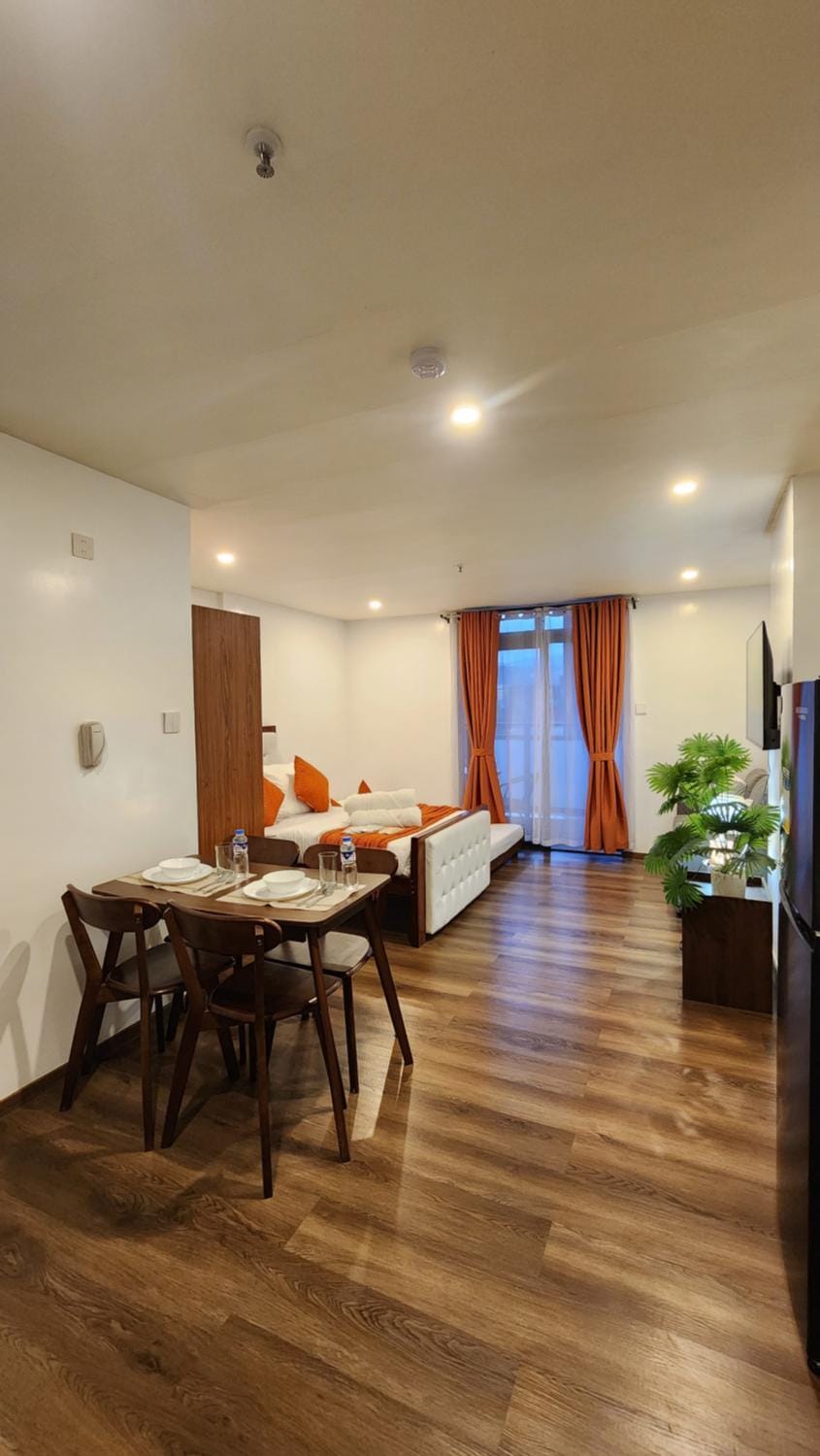 Megatower unit near Burnham Park Apartment hotel in Baguio