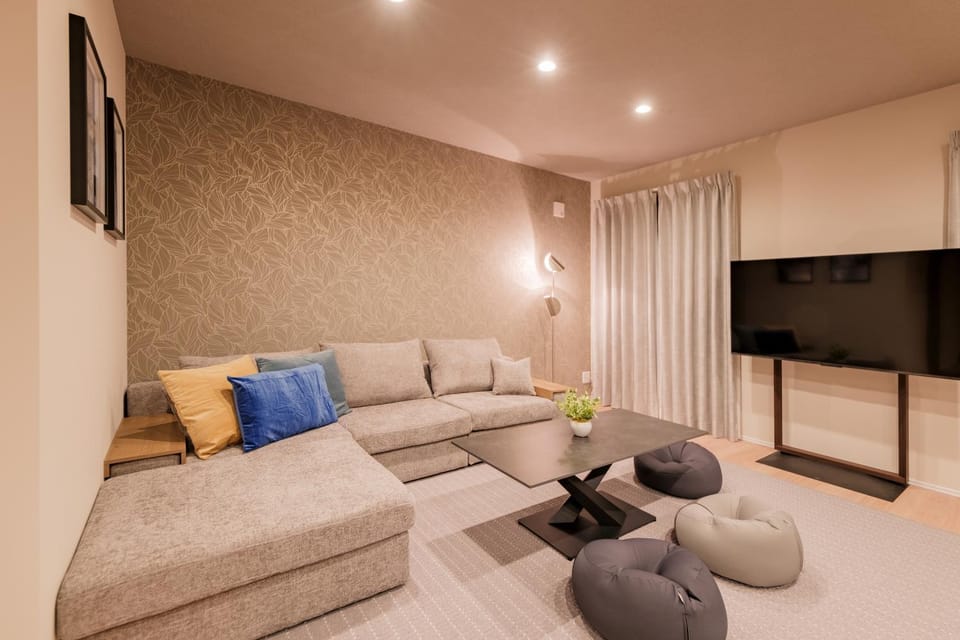 TV and multimedia, Living room, Seating area