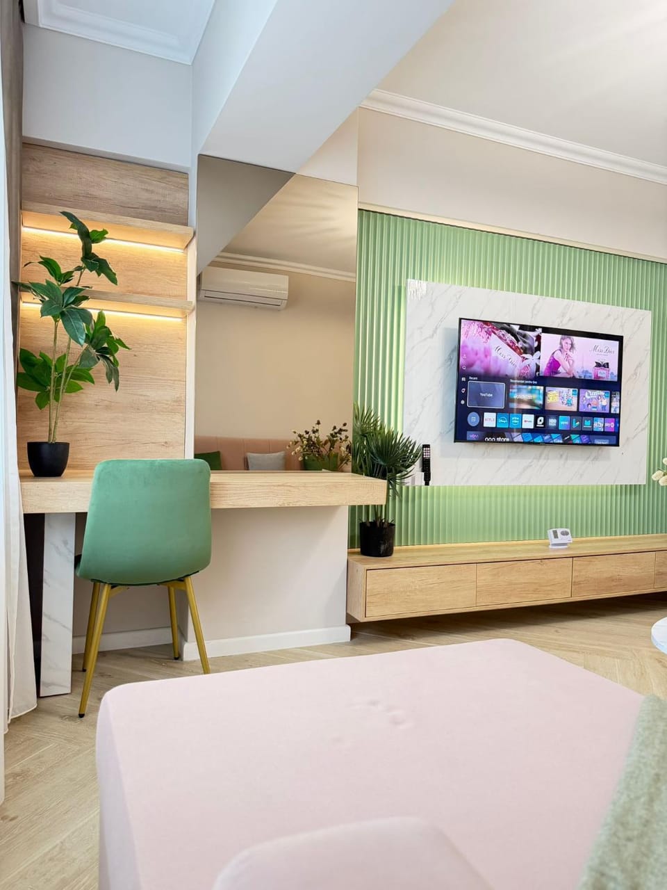 TV and multimedia, Living room, Decorative detail, air conditioner
