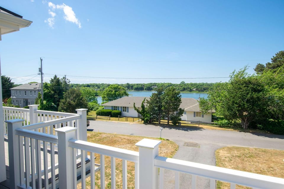 Short Walk to Water Mins to Nauset Beach AC House in Orleans